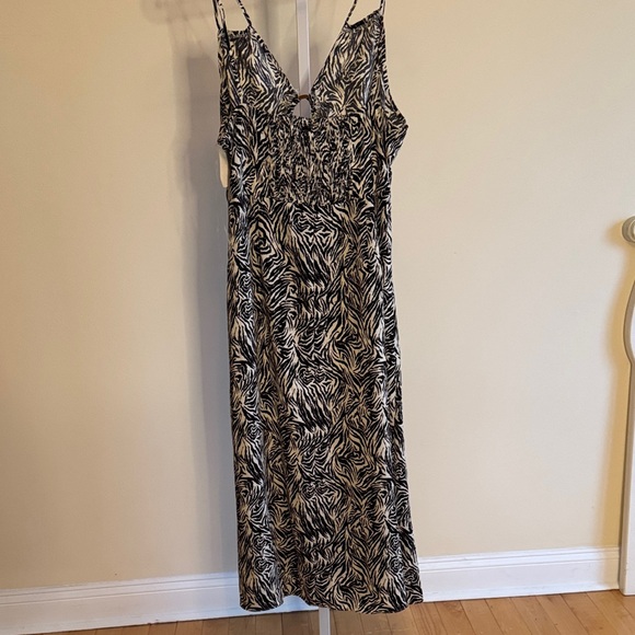 Zenobia Stylish Zebra Print Dress - Picture 8 of 9